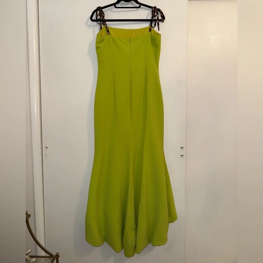 Elegant Lime Green Dress with Leopard Print Adjustable Shoulder Ties - Picture 3 of 5